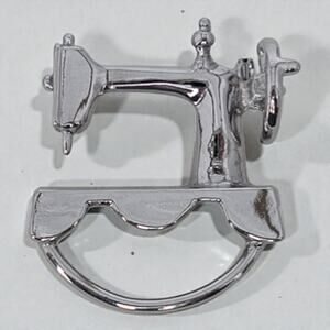 Vintage Silver Tone Sewing Machine Brooch Minimalist Sewing Tailor Pin Design